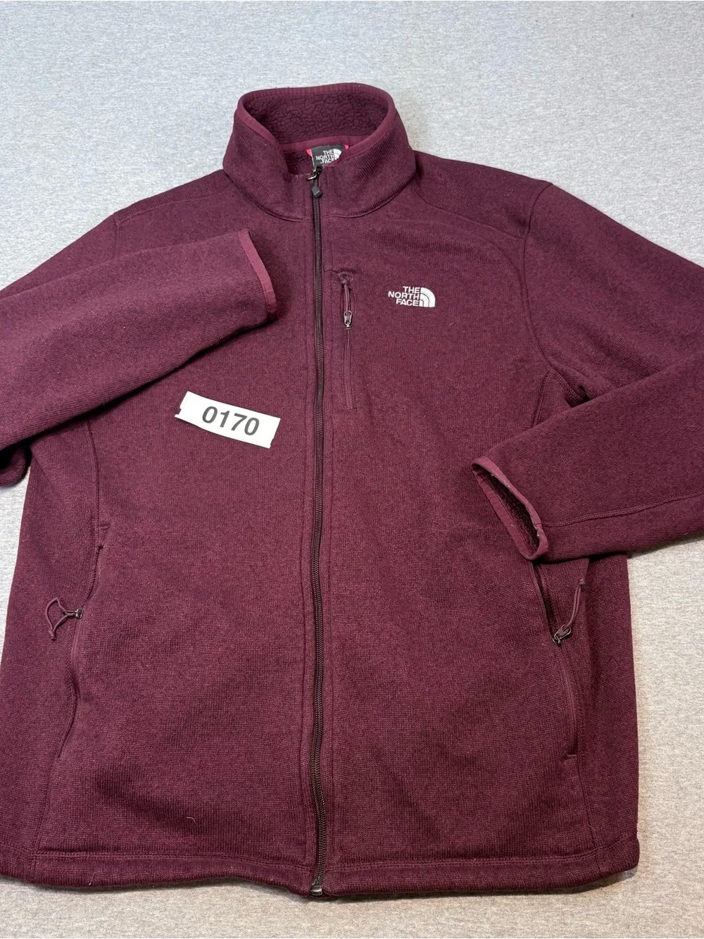 The North Face Men’s Gordon Lyons Burgundy full zip up fleece jacket. Size xl